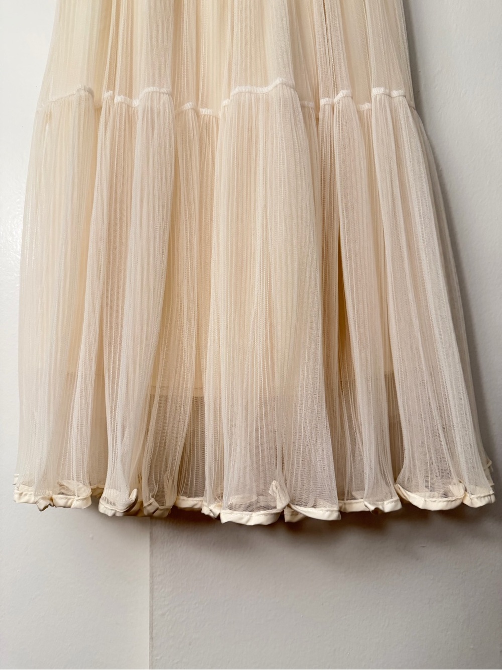 Cream Tiered Pleated Midi Skirt - Picture 2 of 4